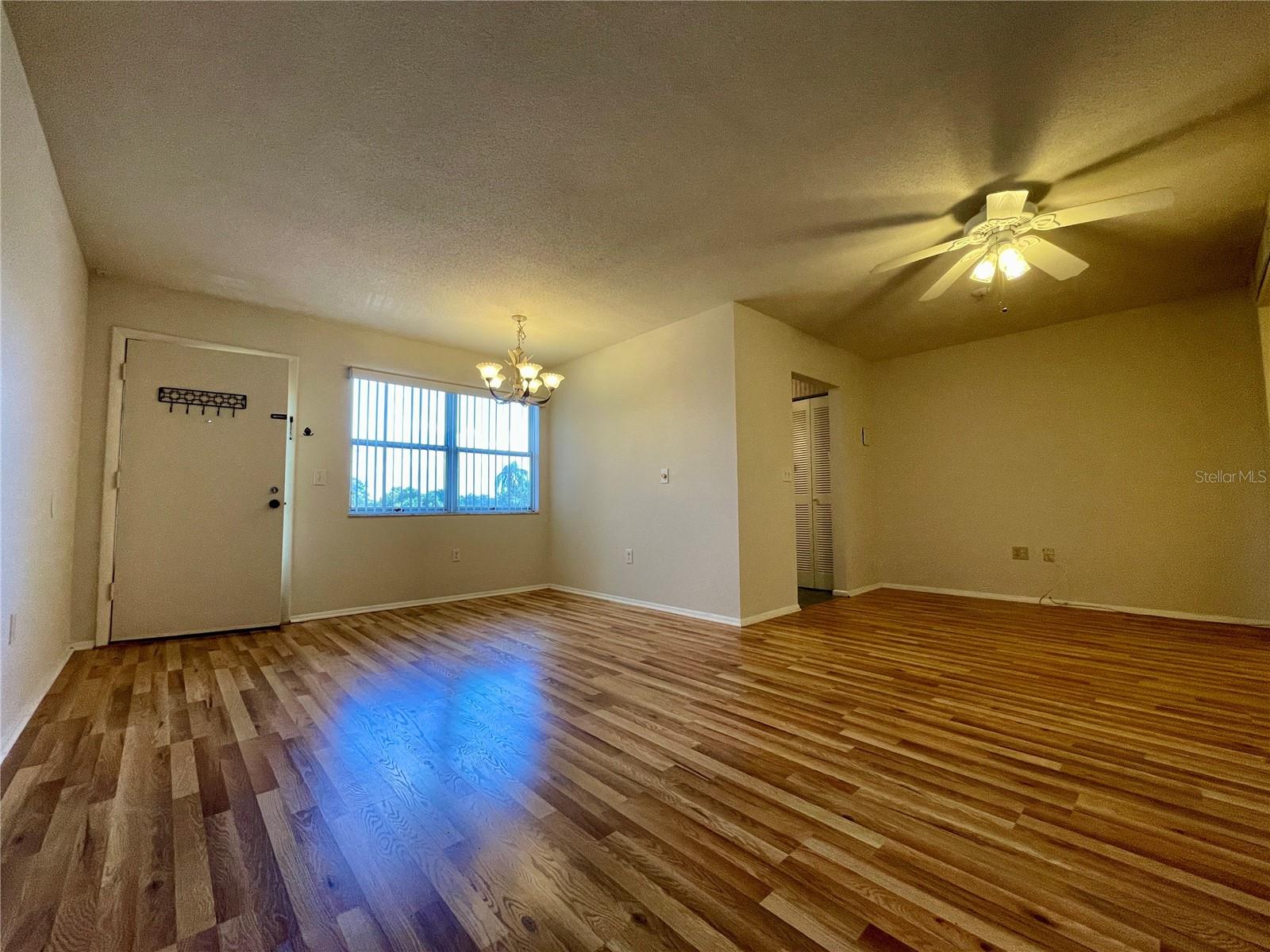 listing main picture