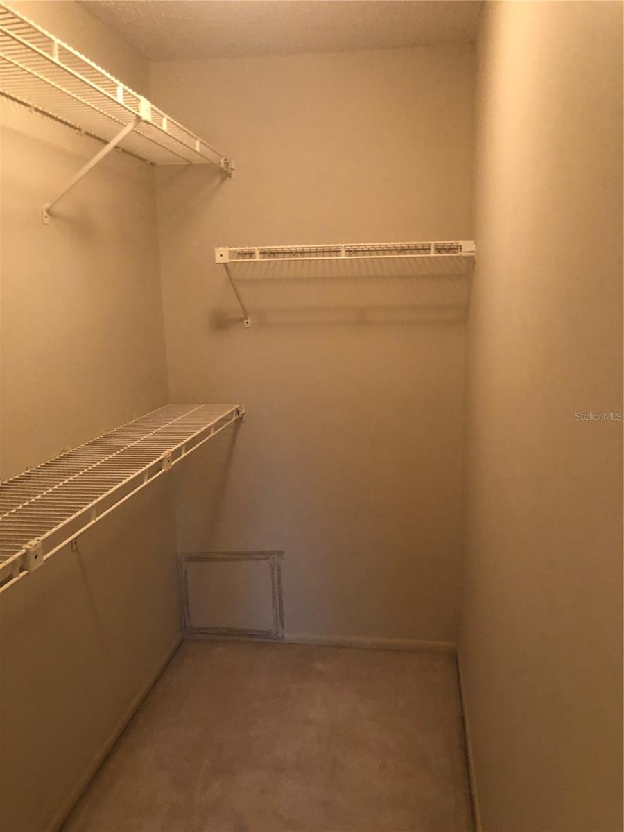listing main picture