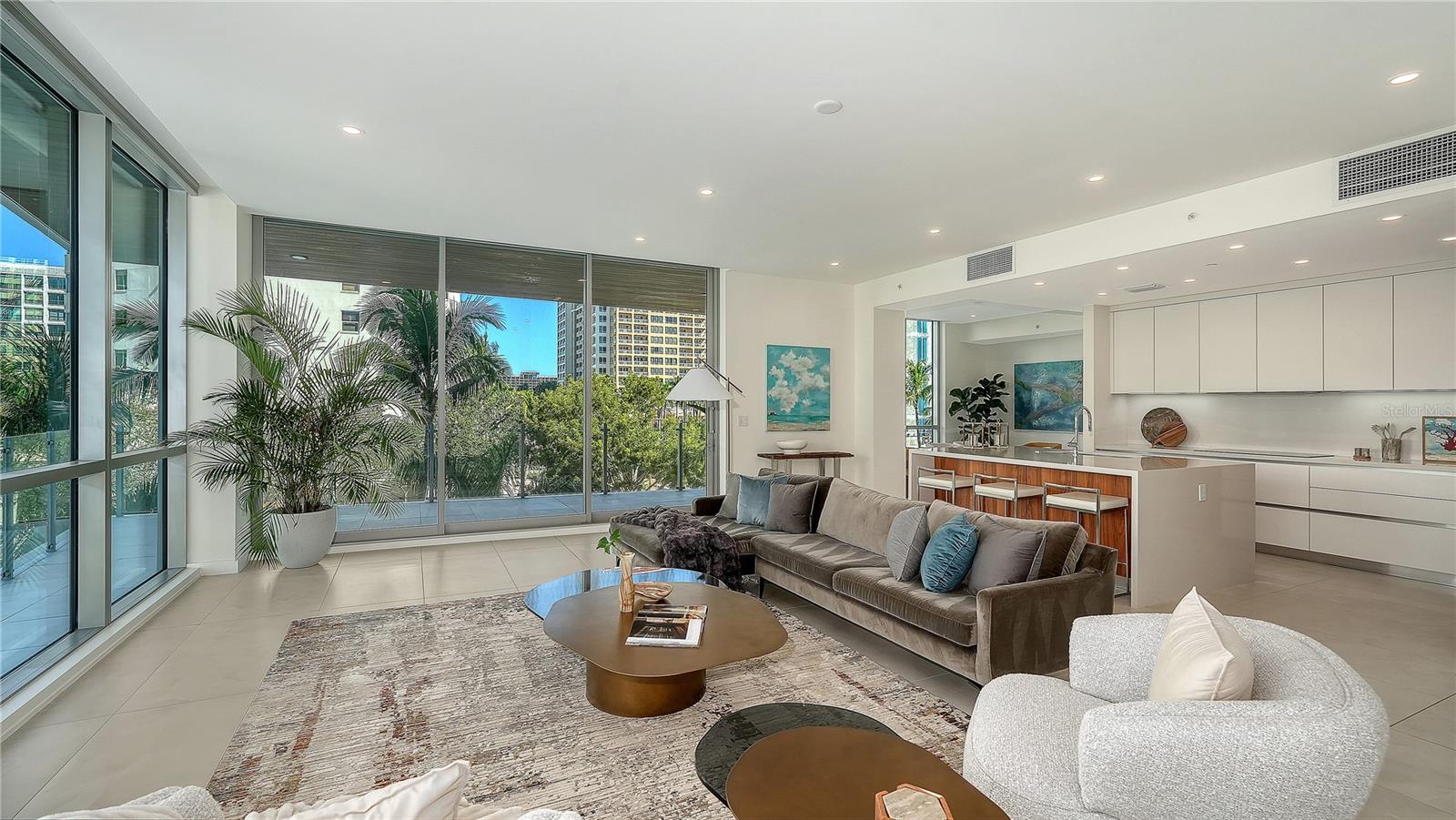 listing main picture