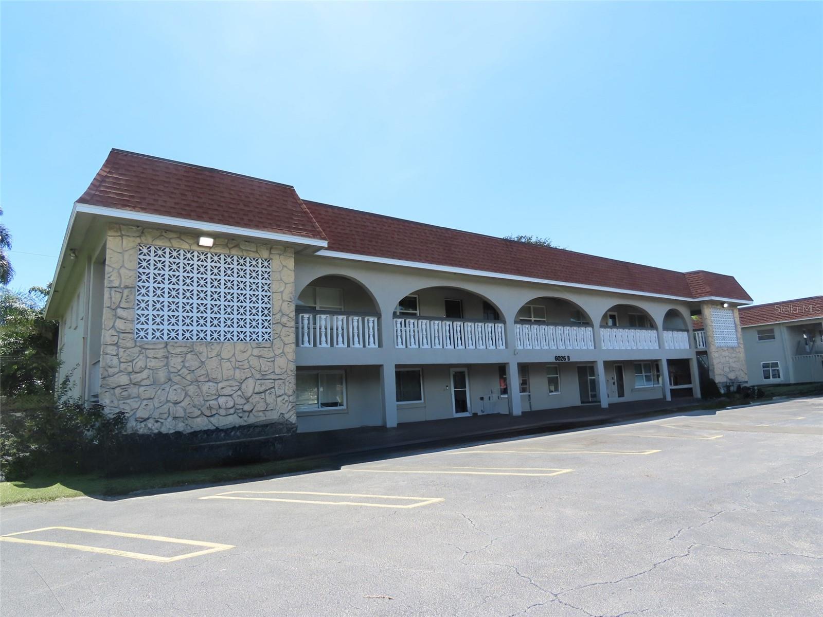 listing main picture