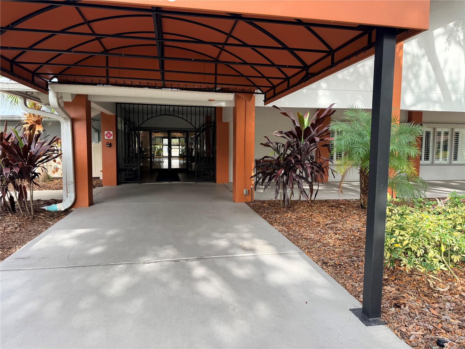 listing main picture