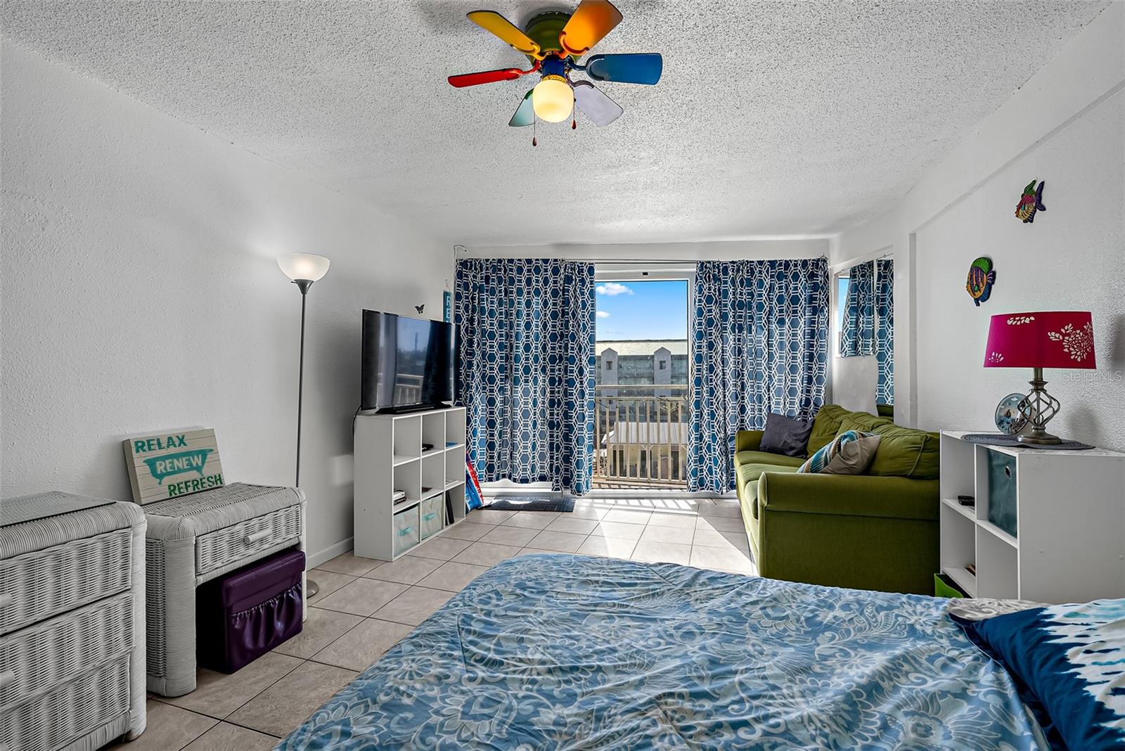 listing main picture