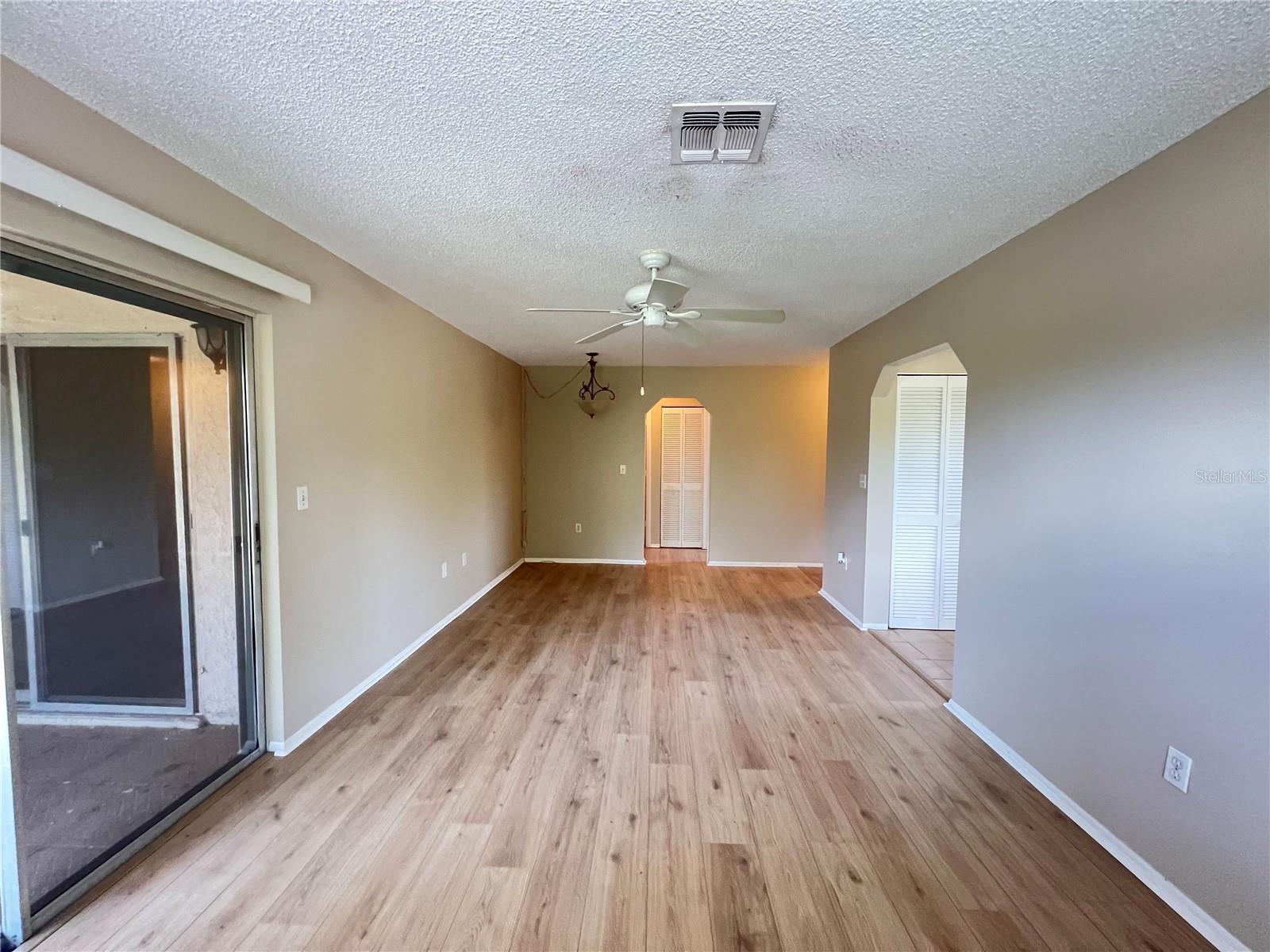 listing main picture