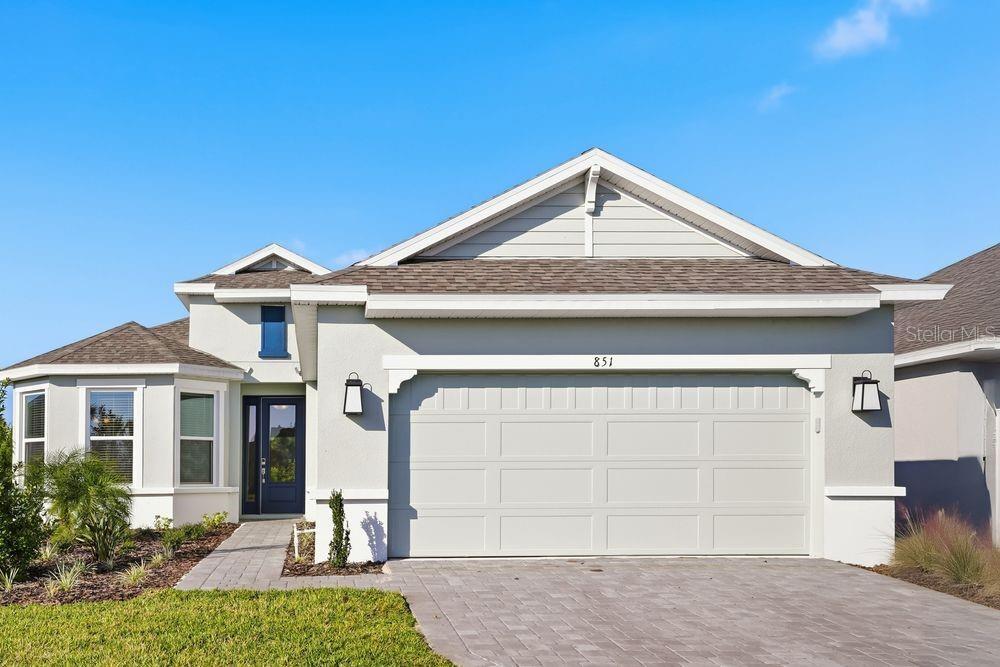 listing main picture