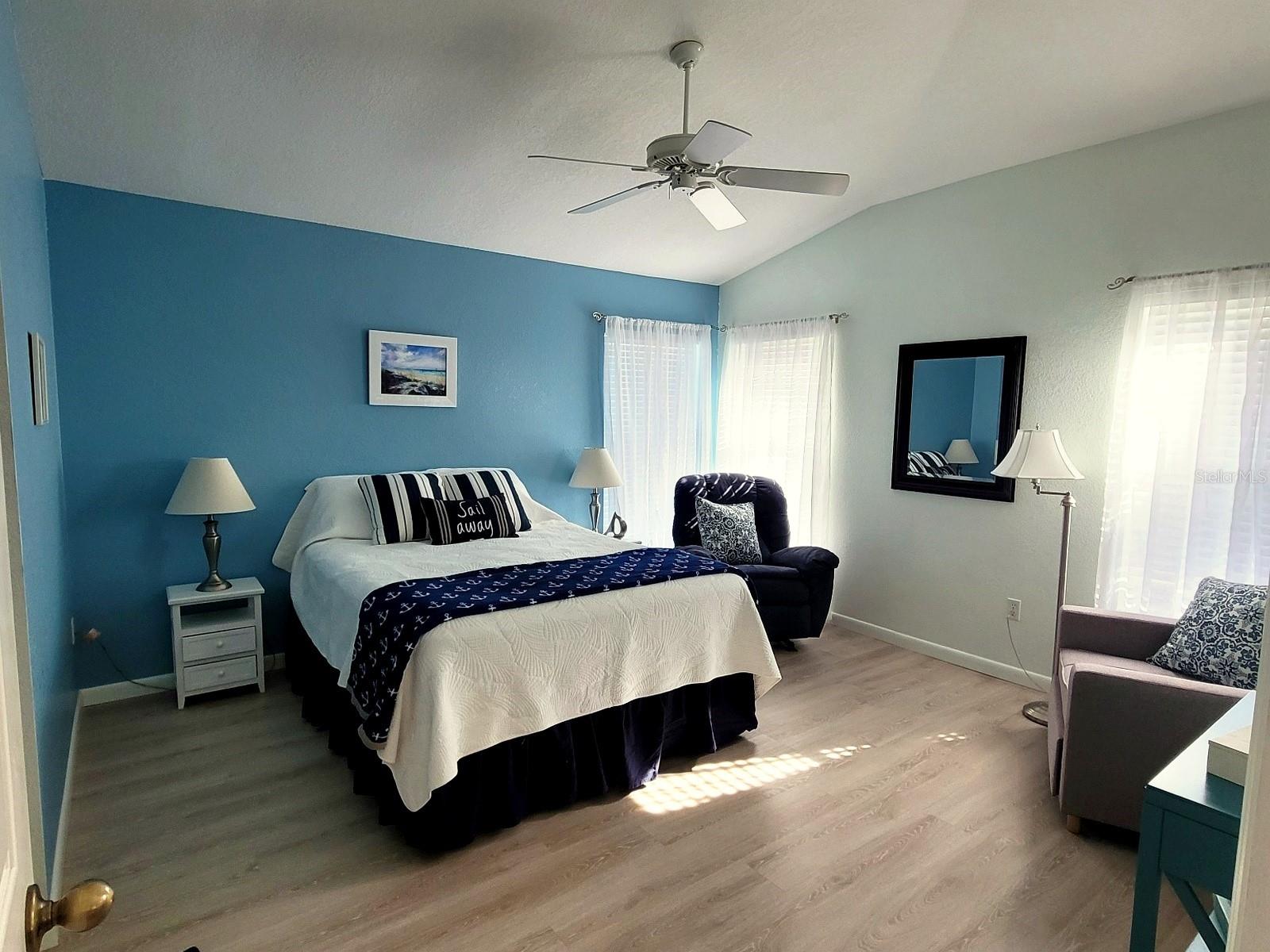 listing main picture