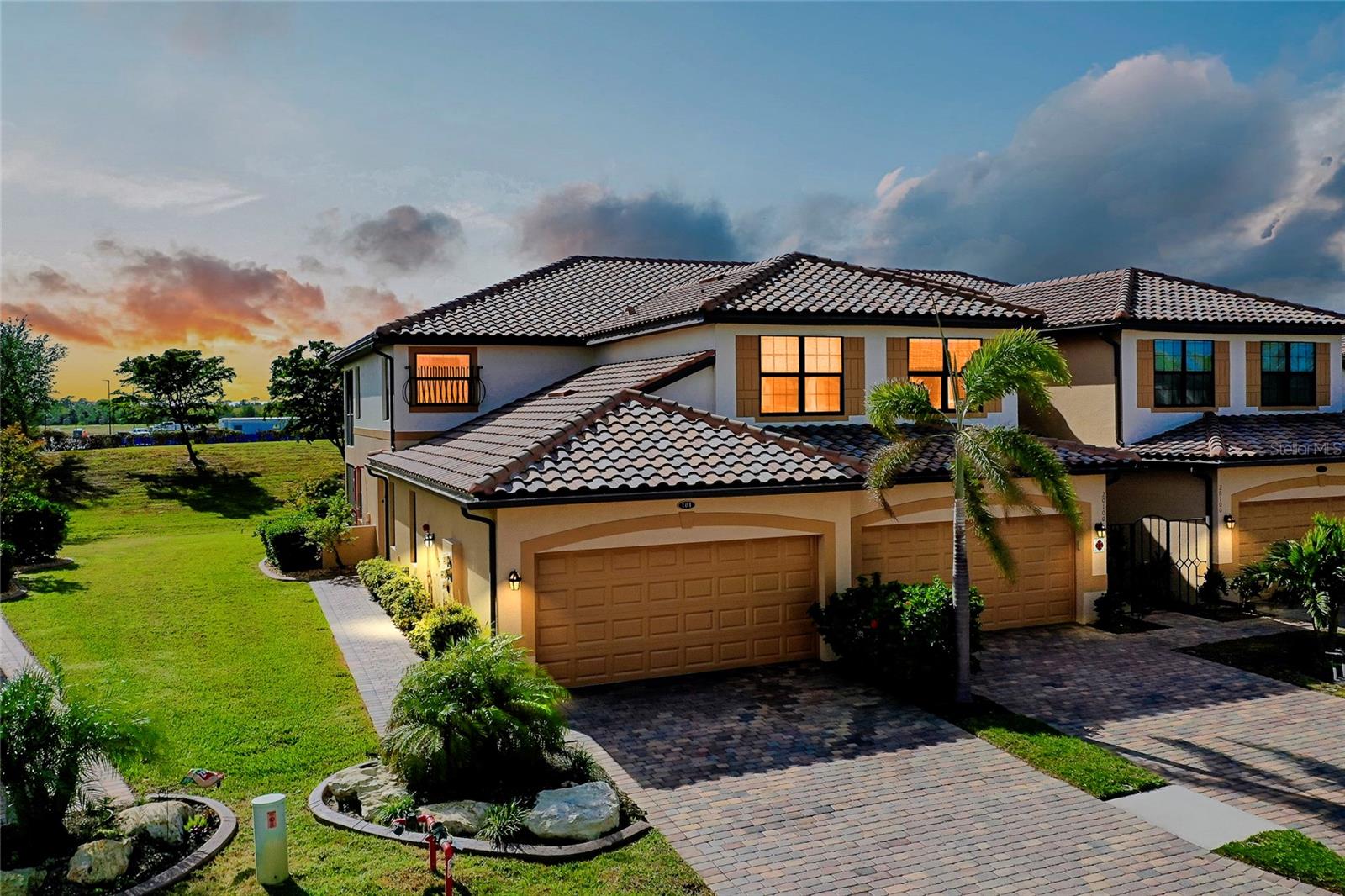 listing main picture