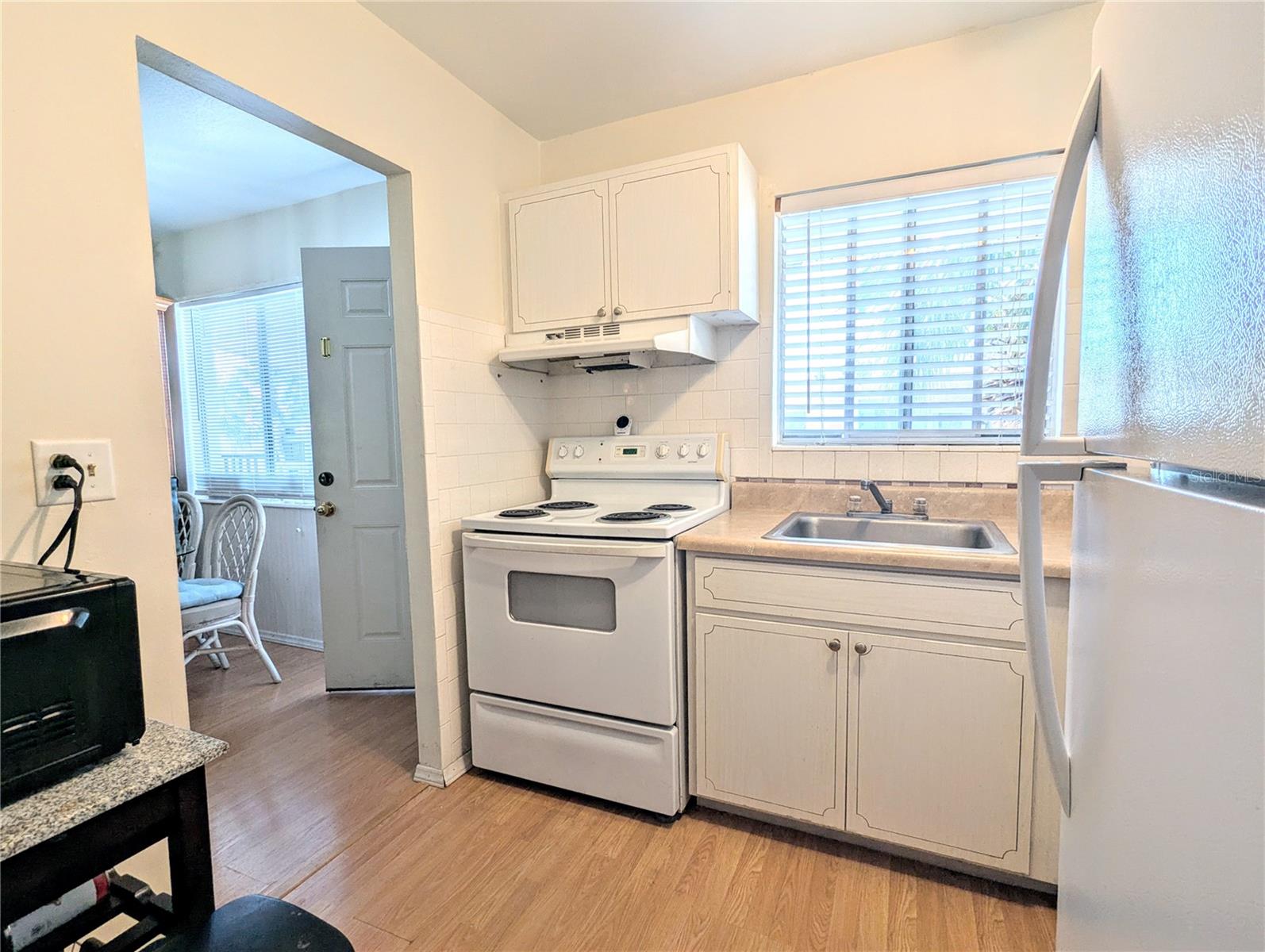 listing main picture