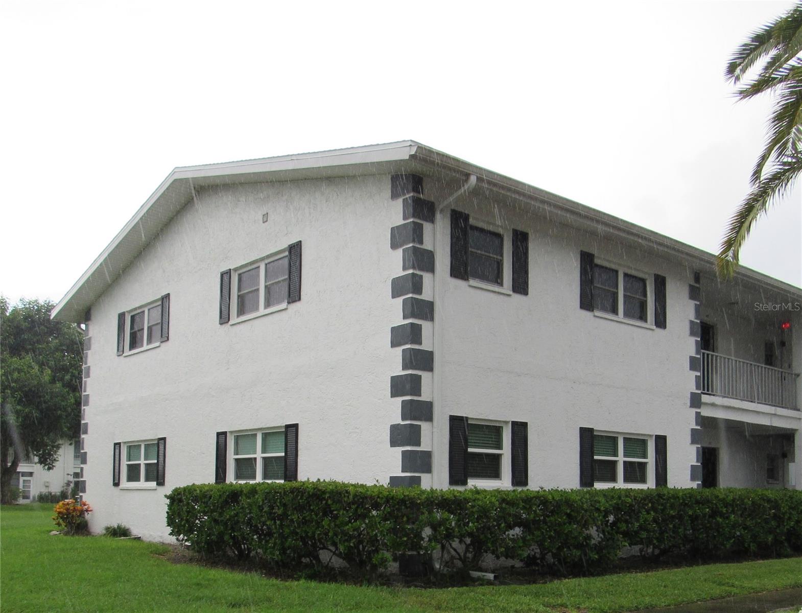 listing main picture