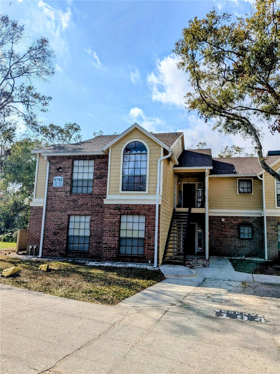 listing main picture