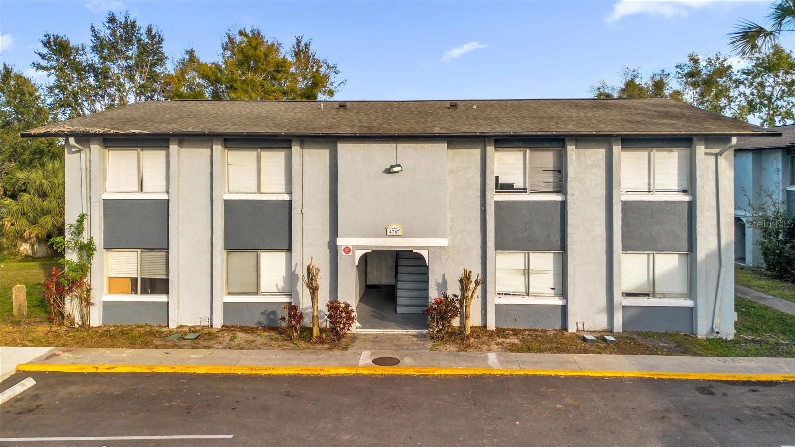 listing main picture