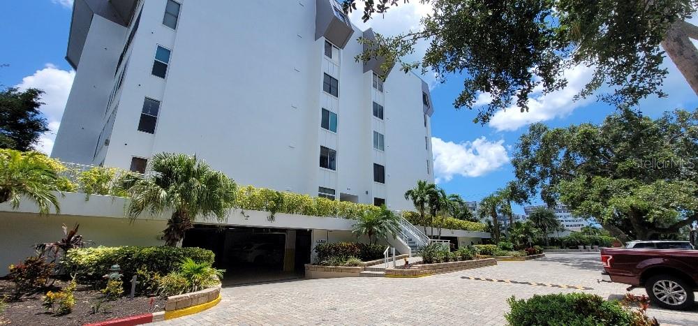 listing main picture