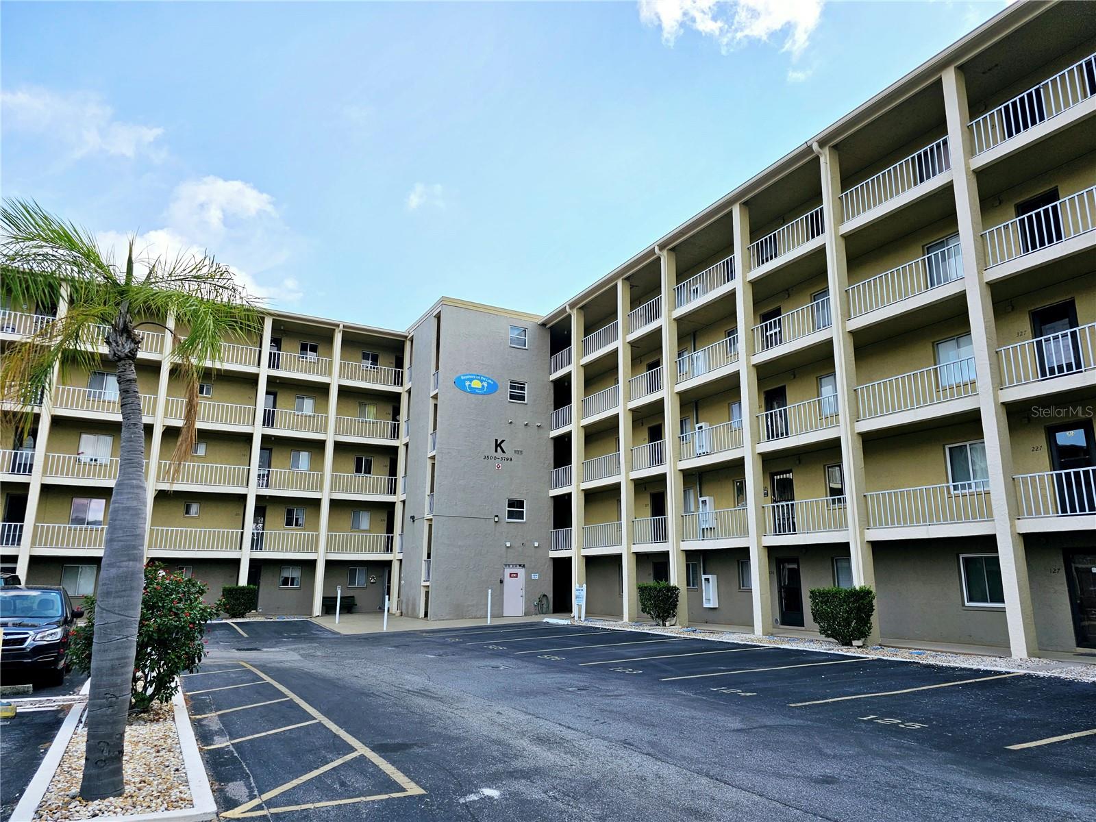 listing main picture