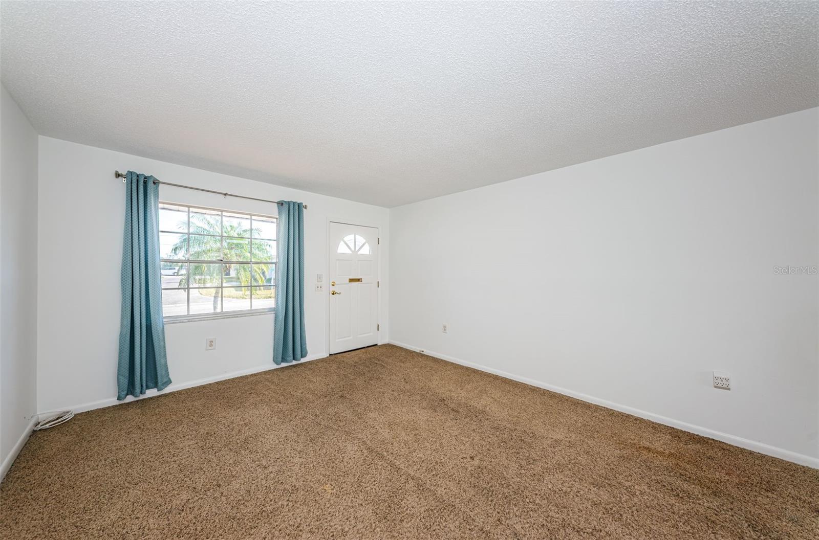 listing main picture