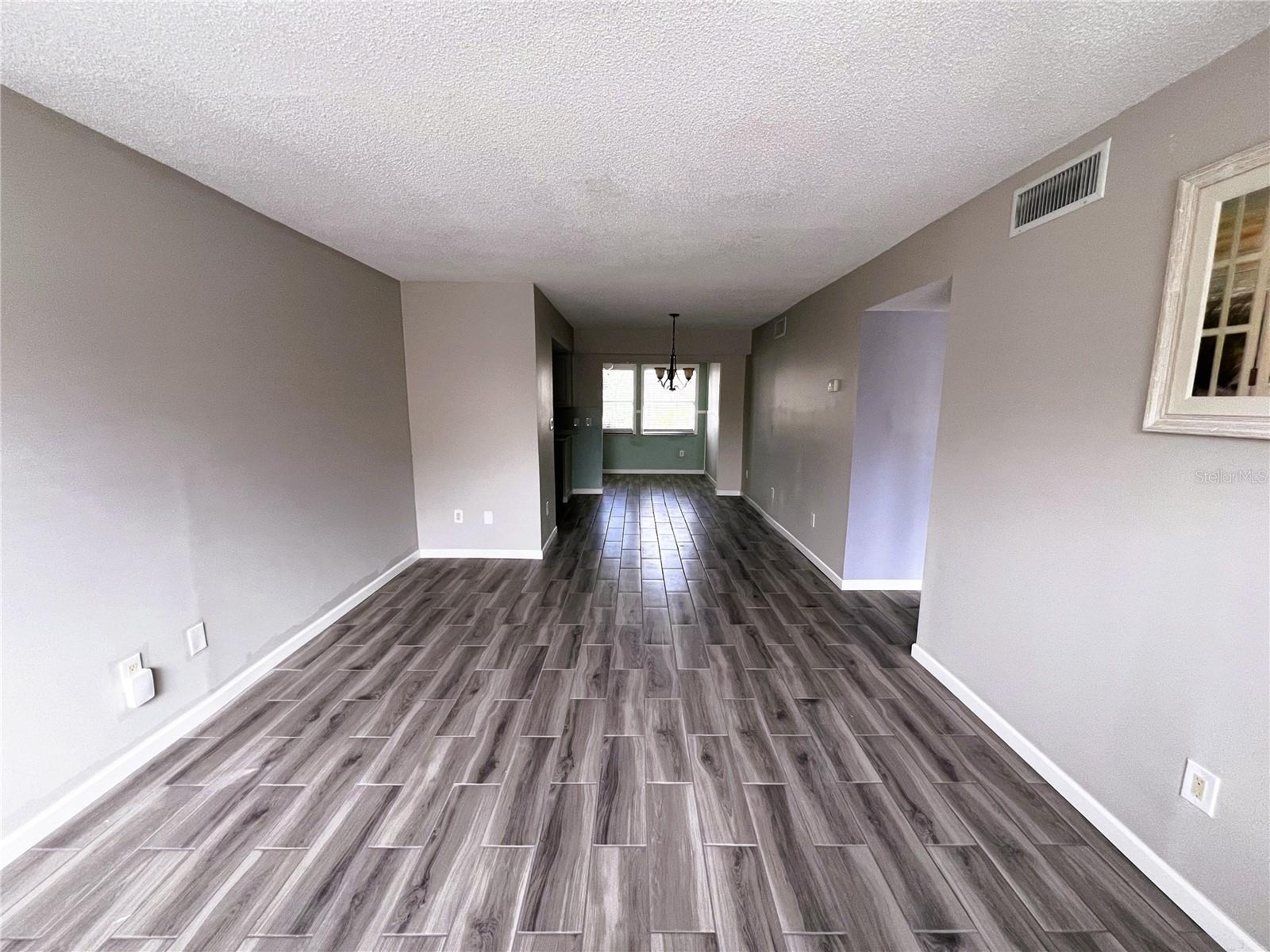 listing main picture