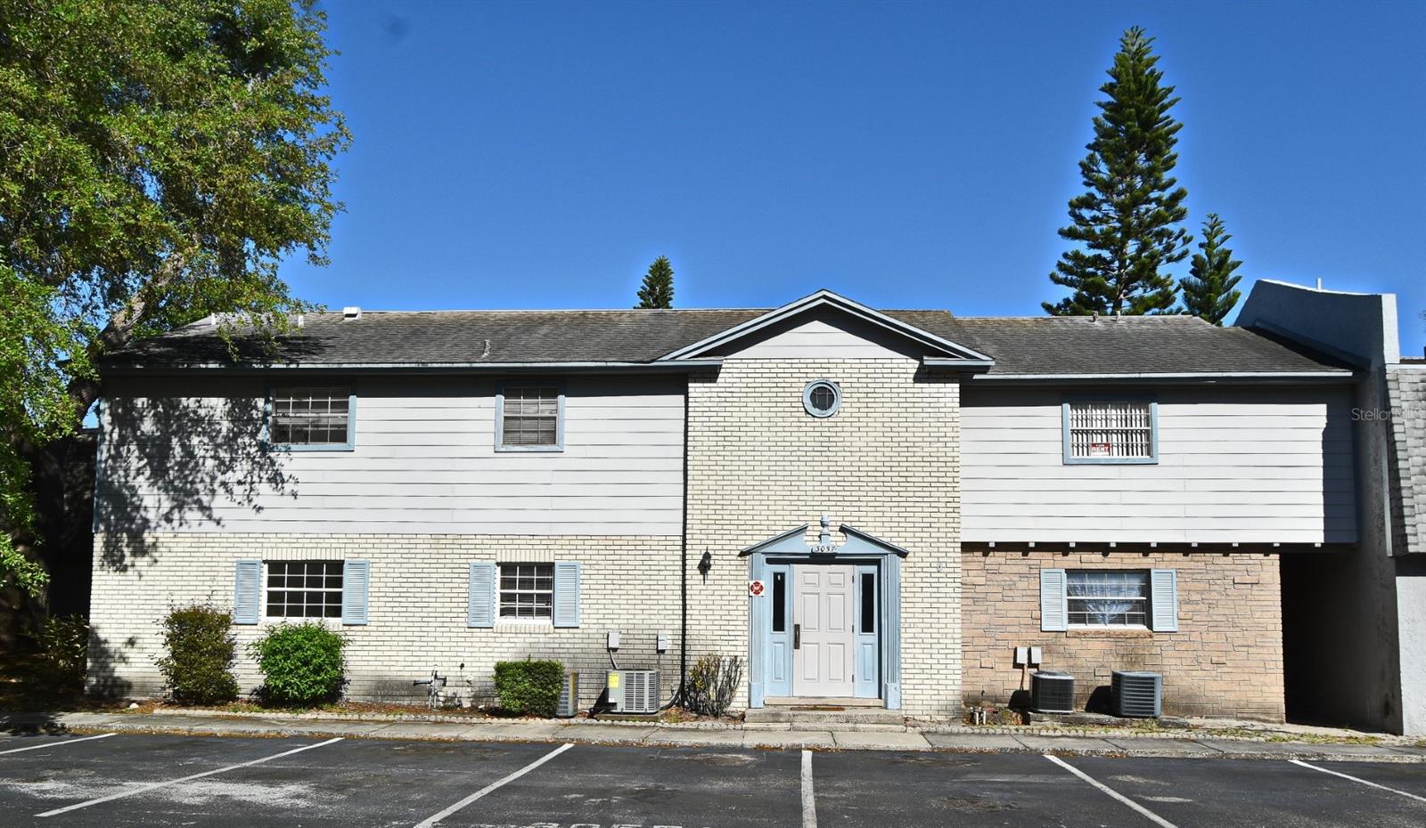listing main picture