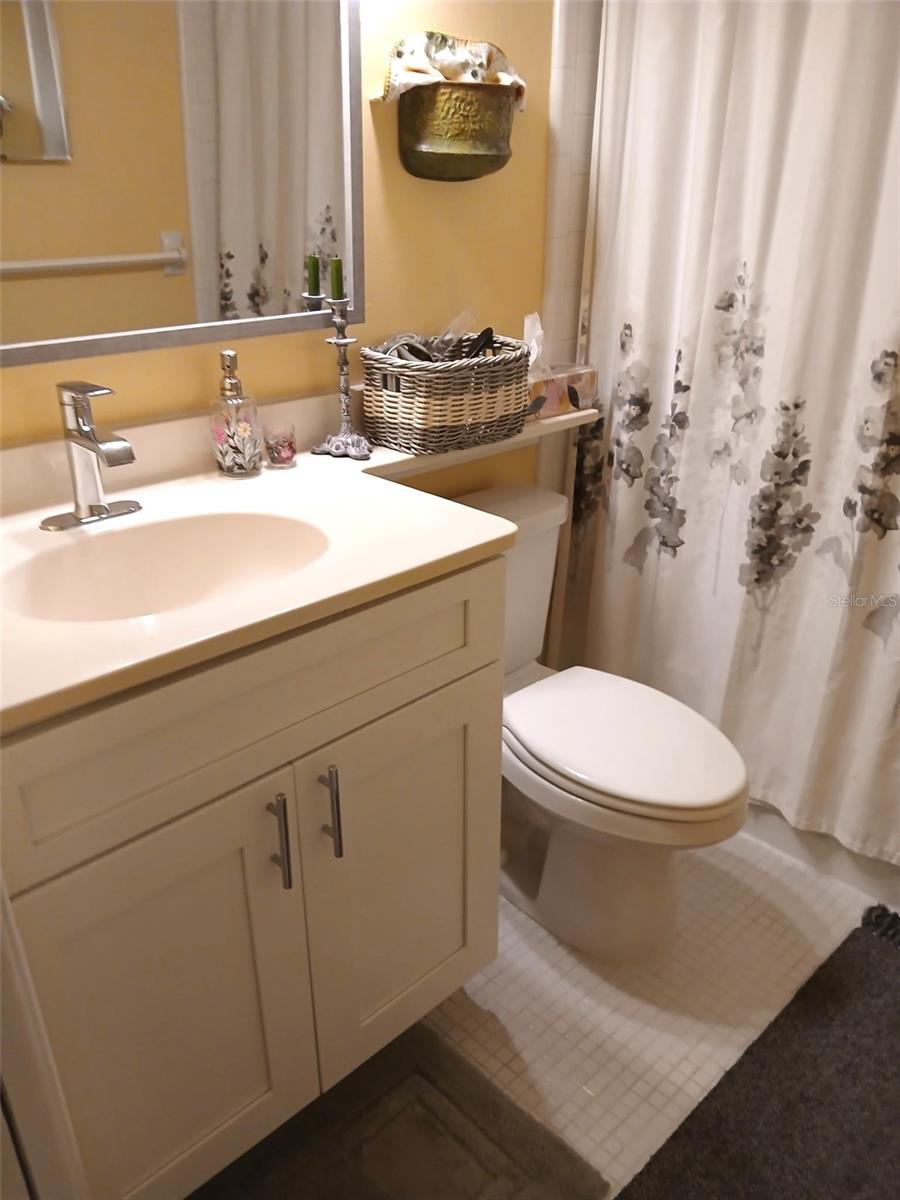 listing main picture