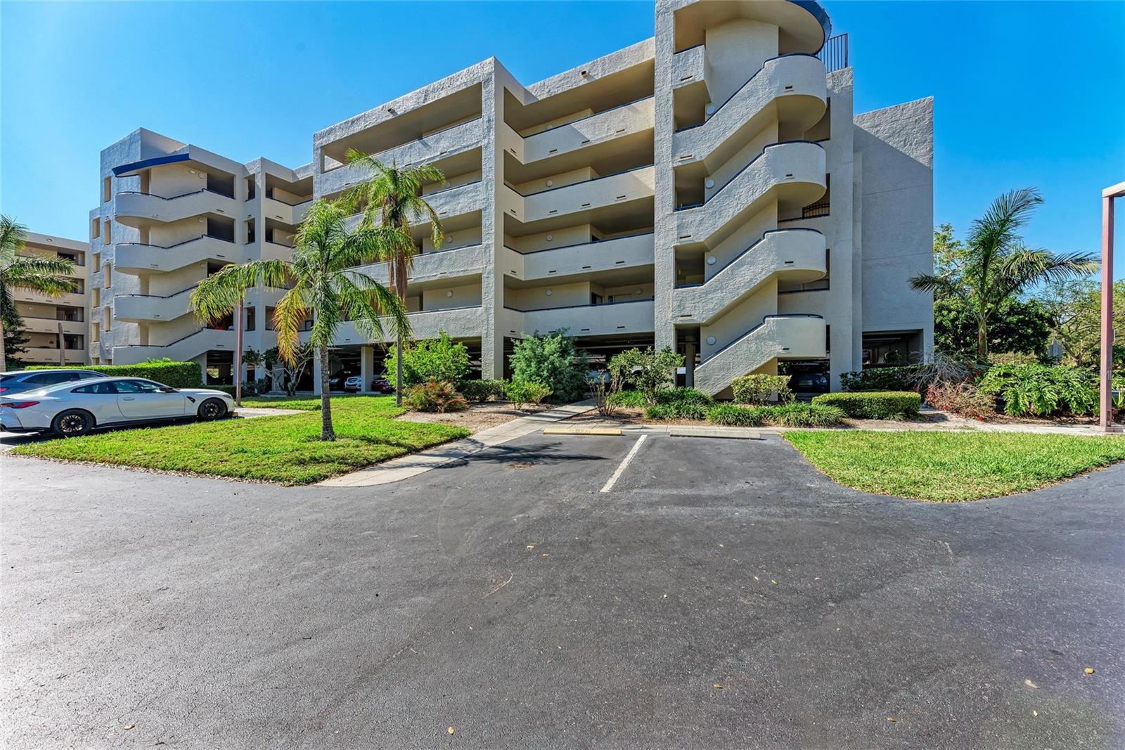 listing main picture