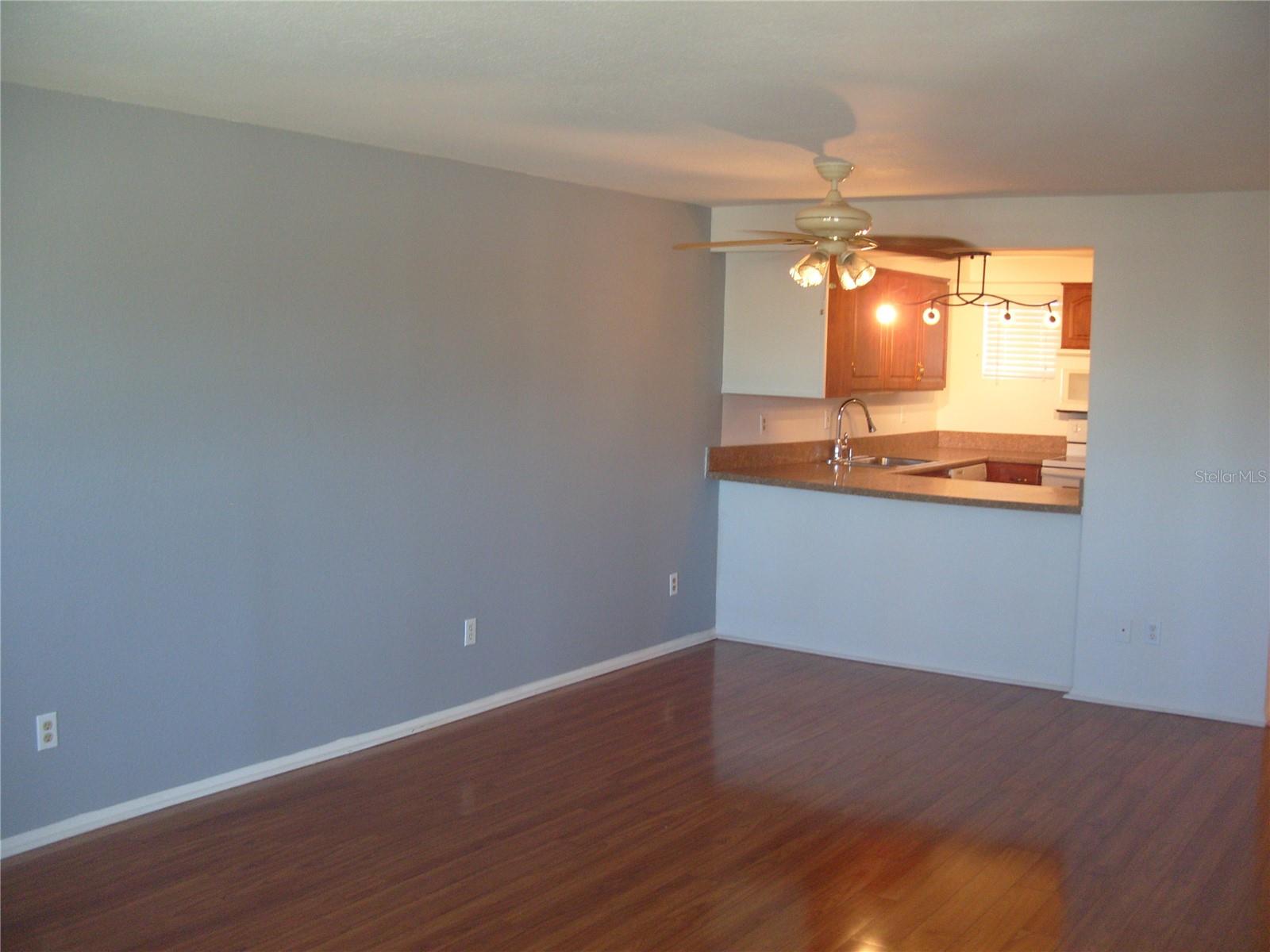 listing main picture