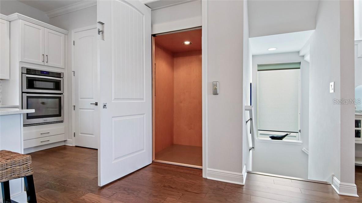 listing main picture