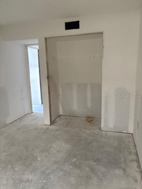 listing main picture