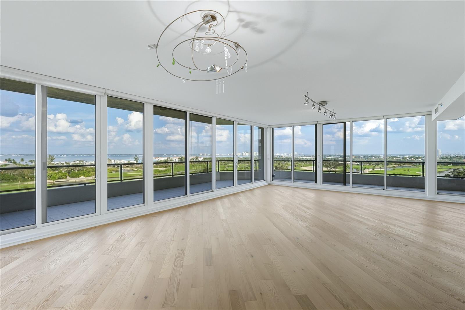 listing main picture