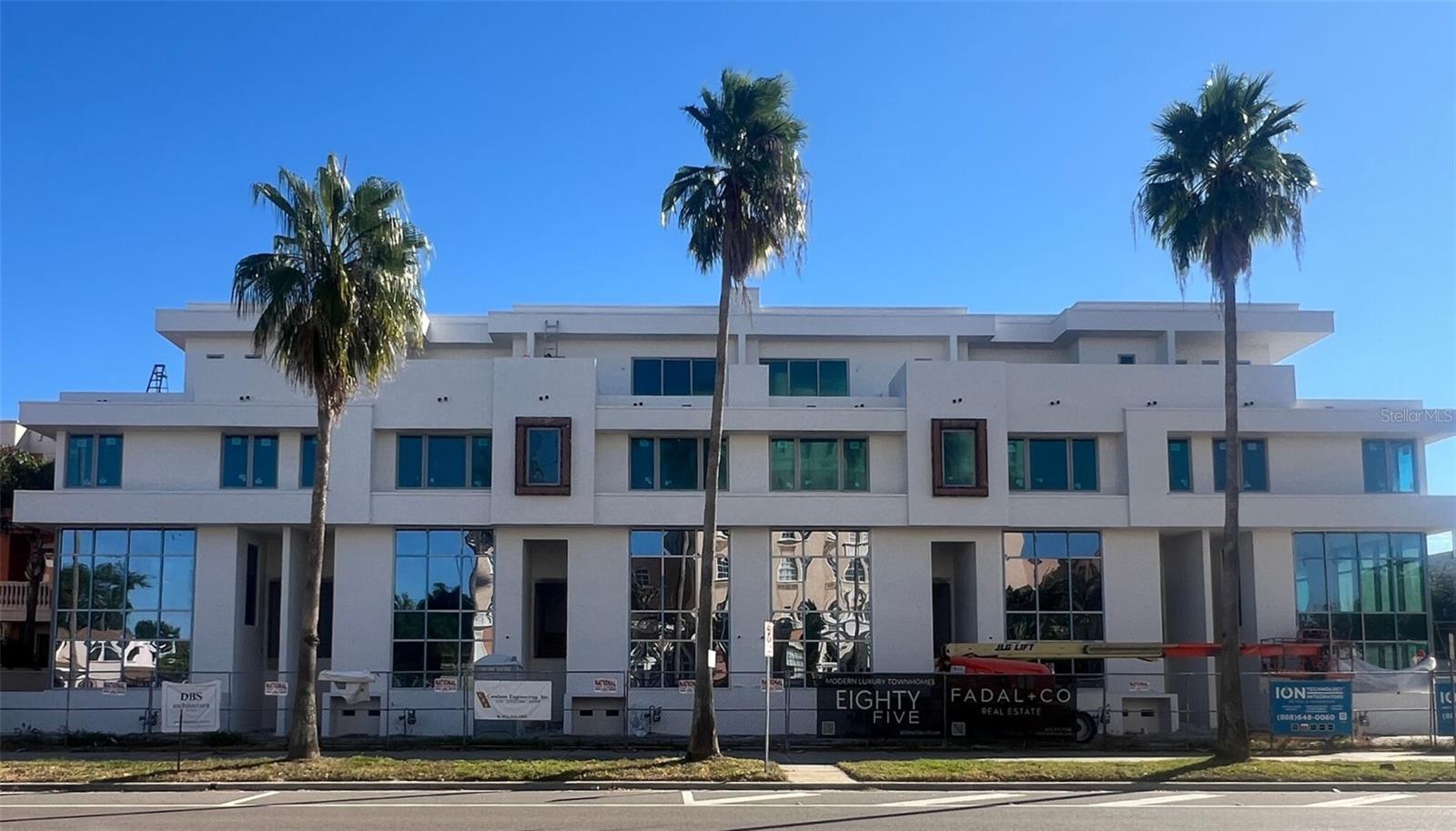 listing main picture