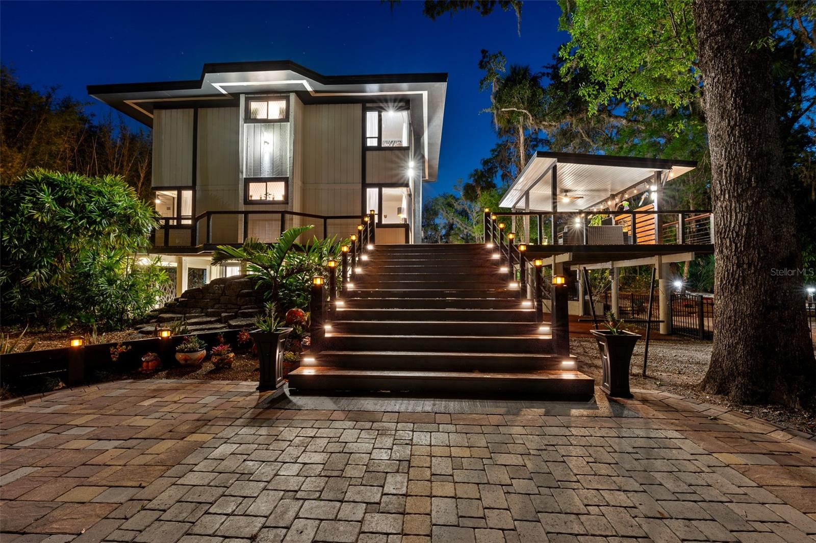 listing main picture