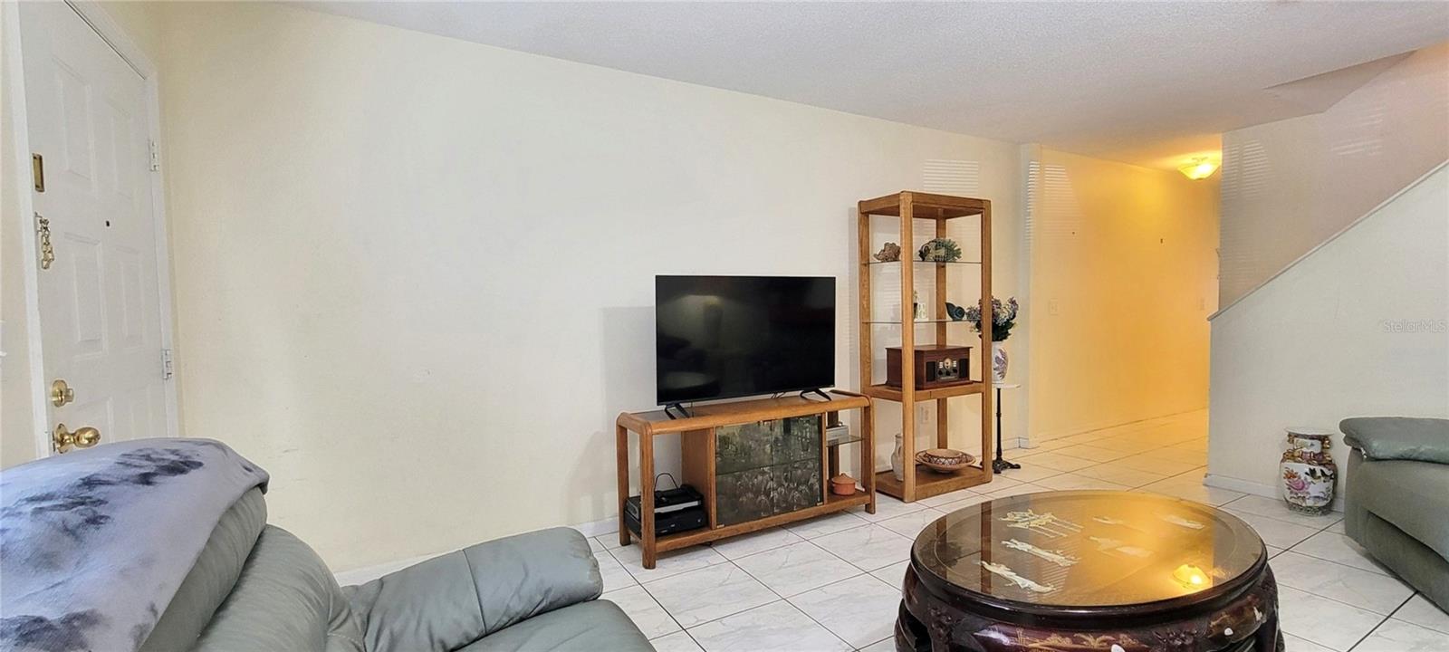 listing main picture