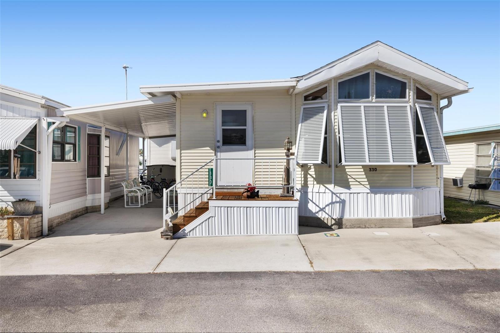 listing main picture