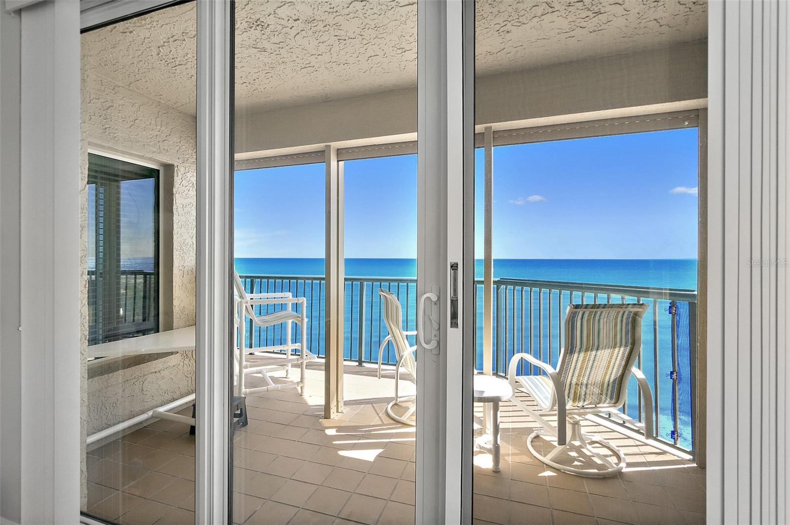 listing main picture