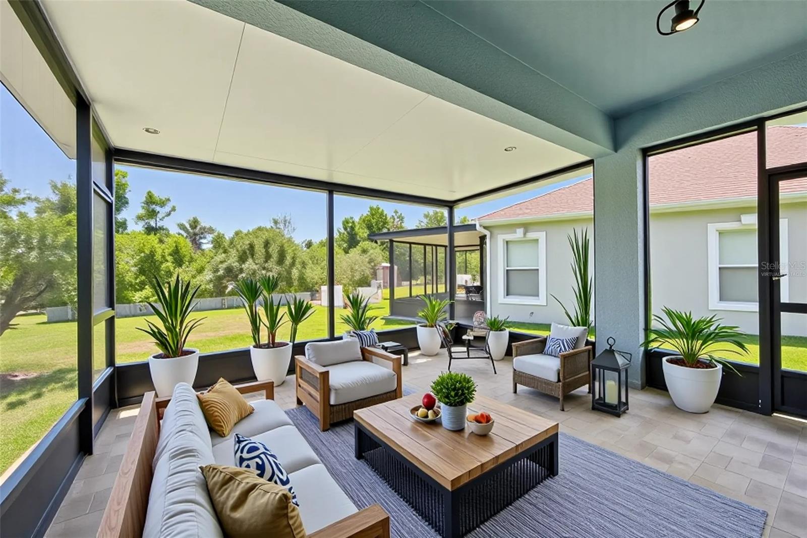 listing main picture