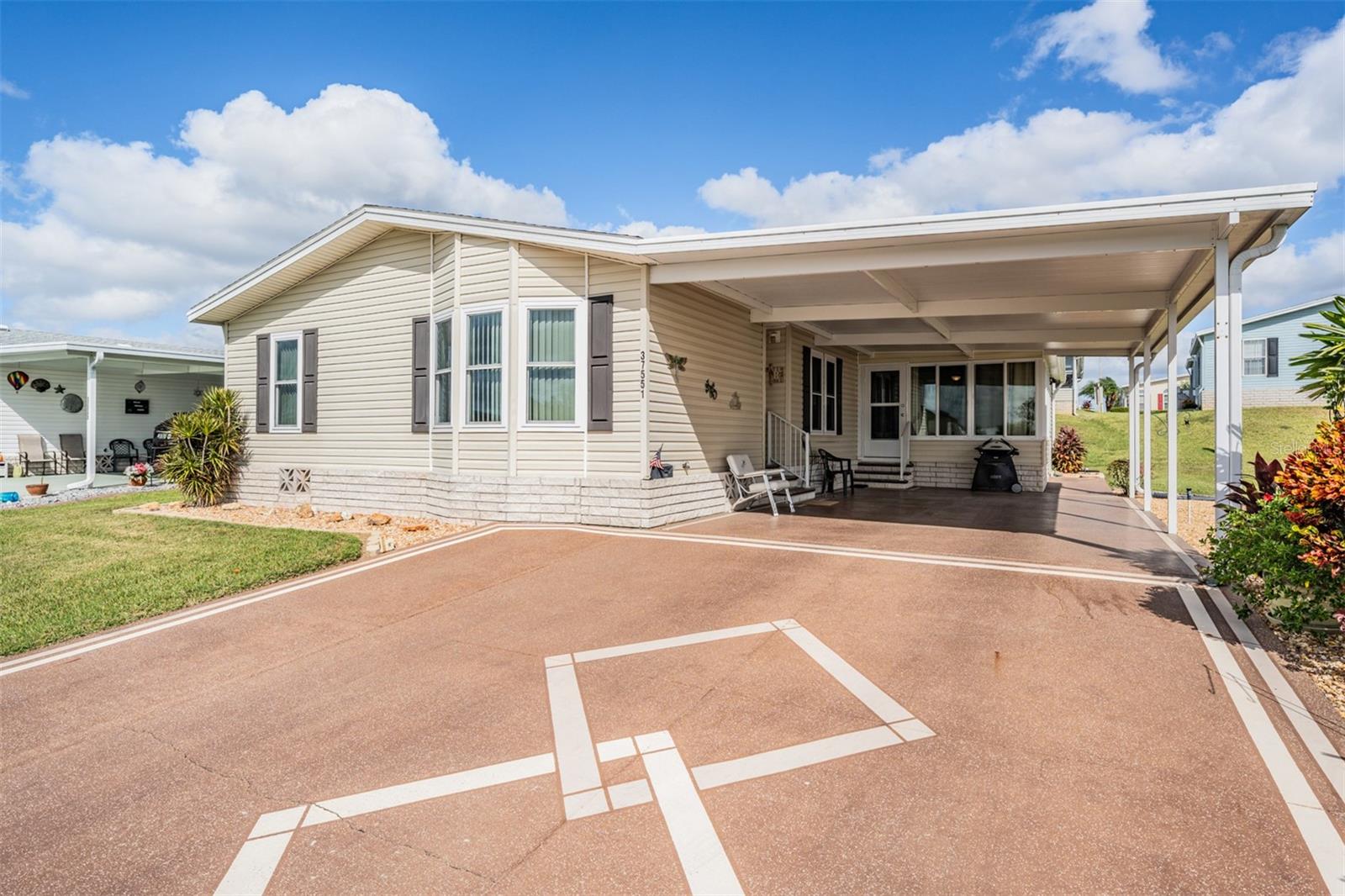 listing main picture