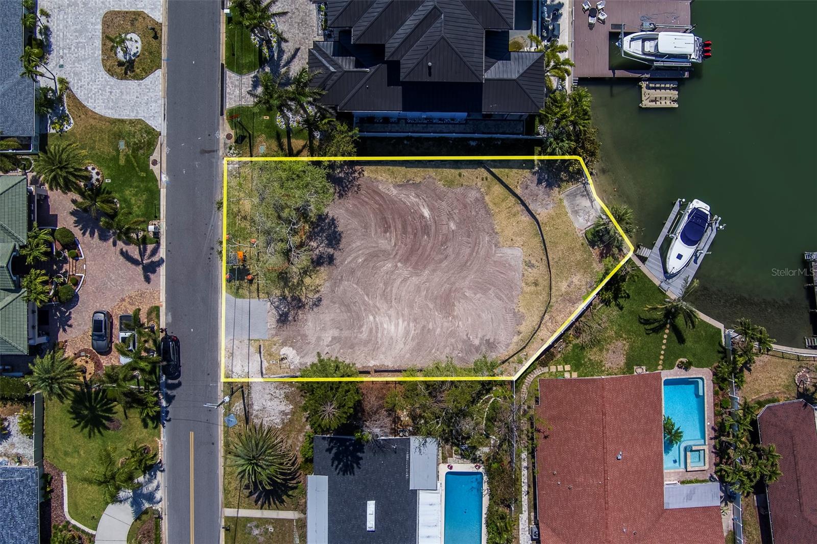 listing main picture