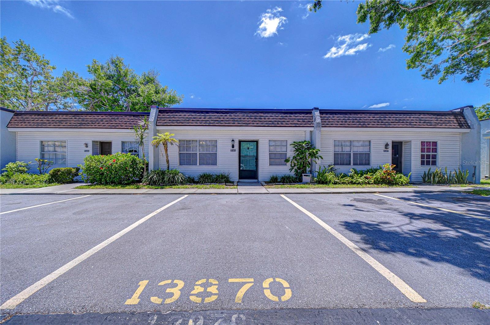 listing main picture