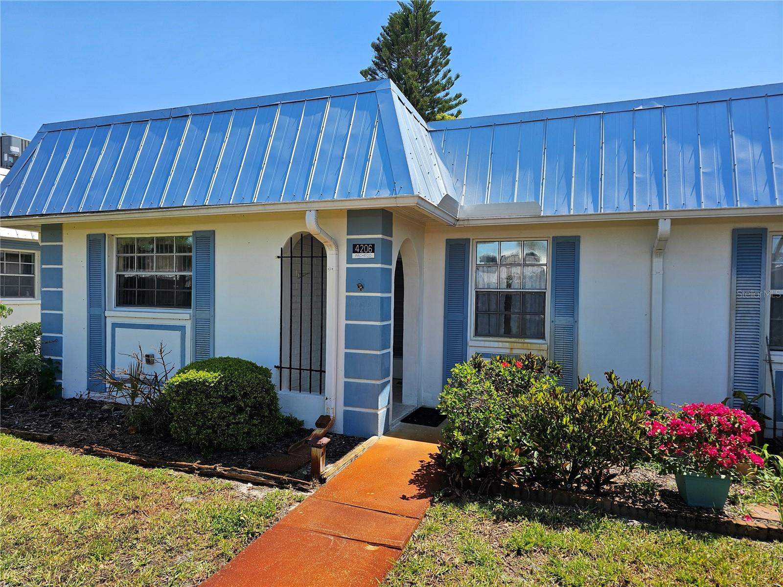 listing main picture