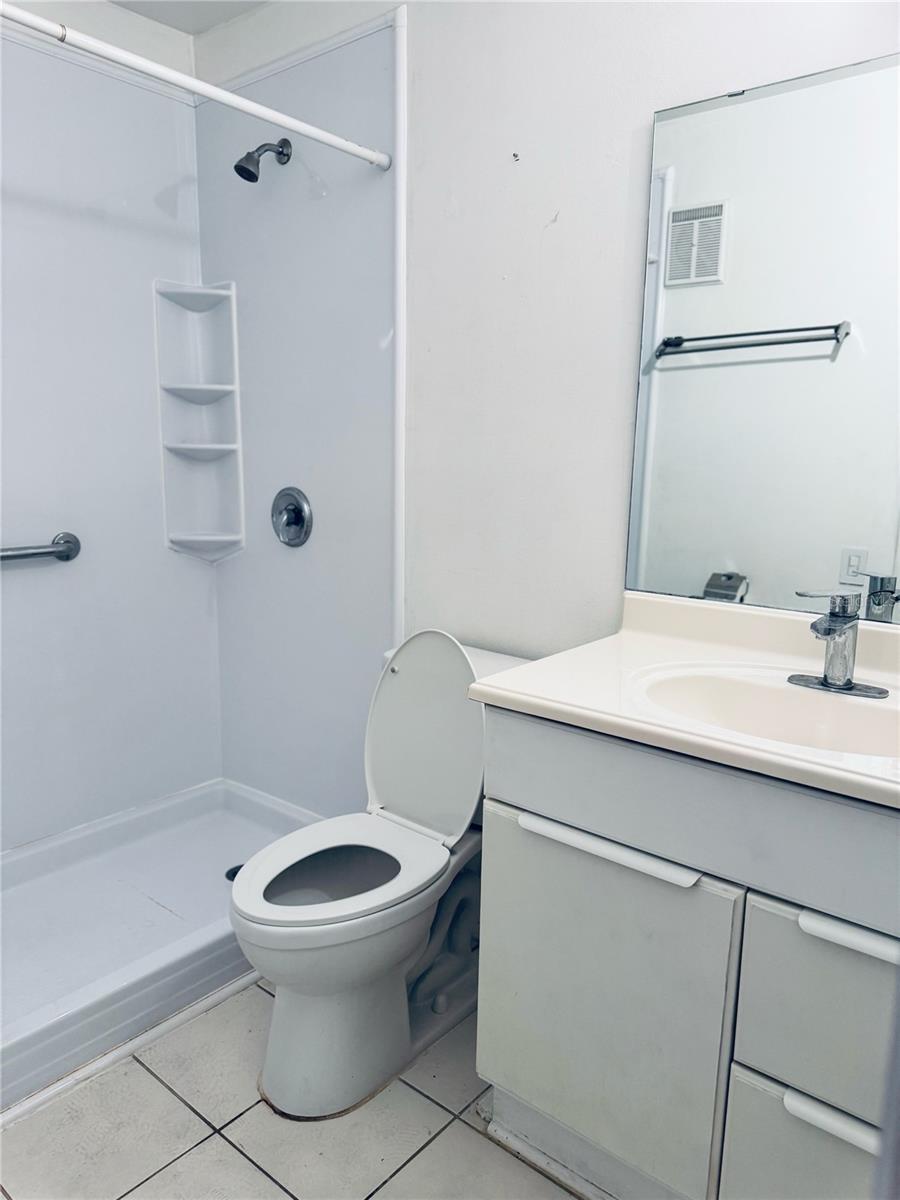 listing main picture