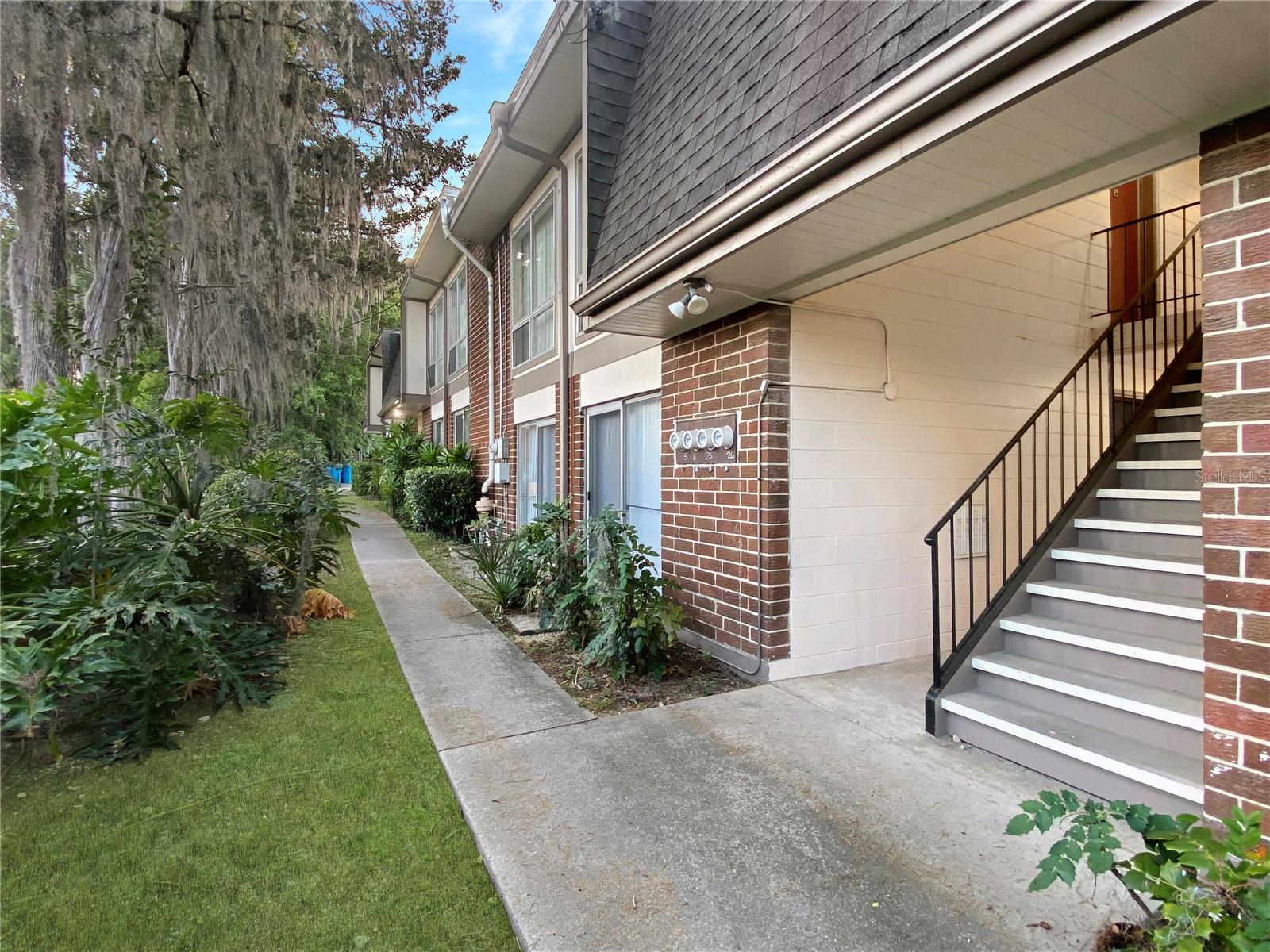 listing main picture