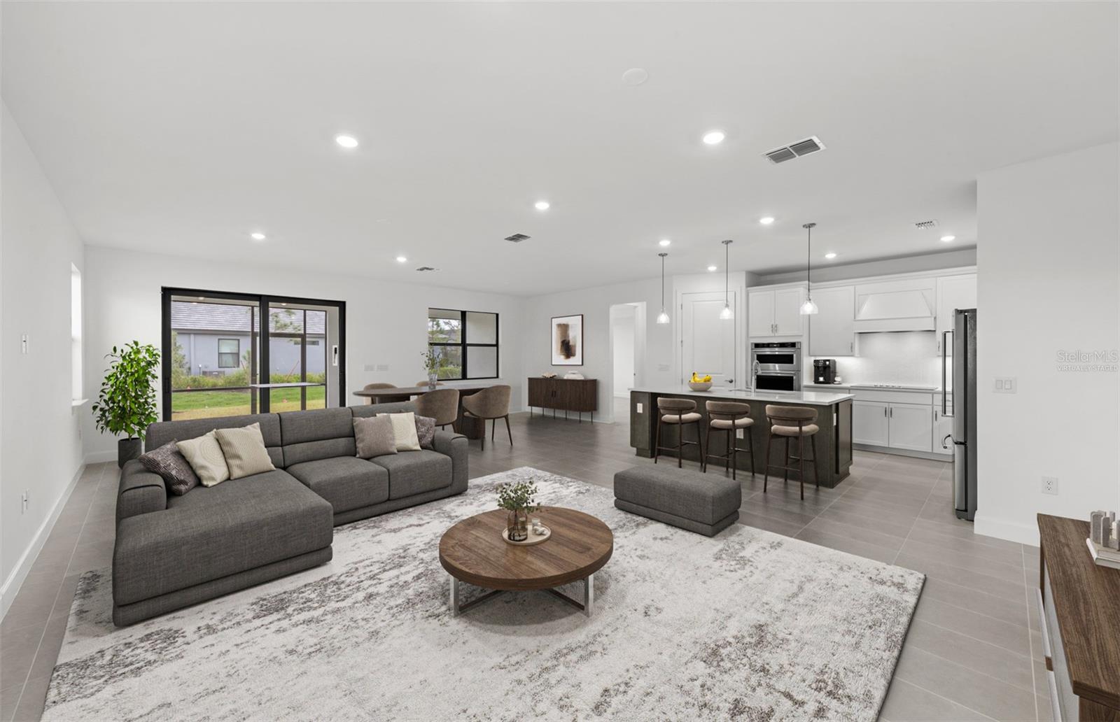 listing main picture