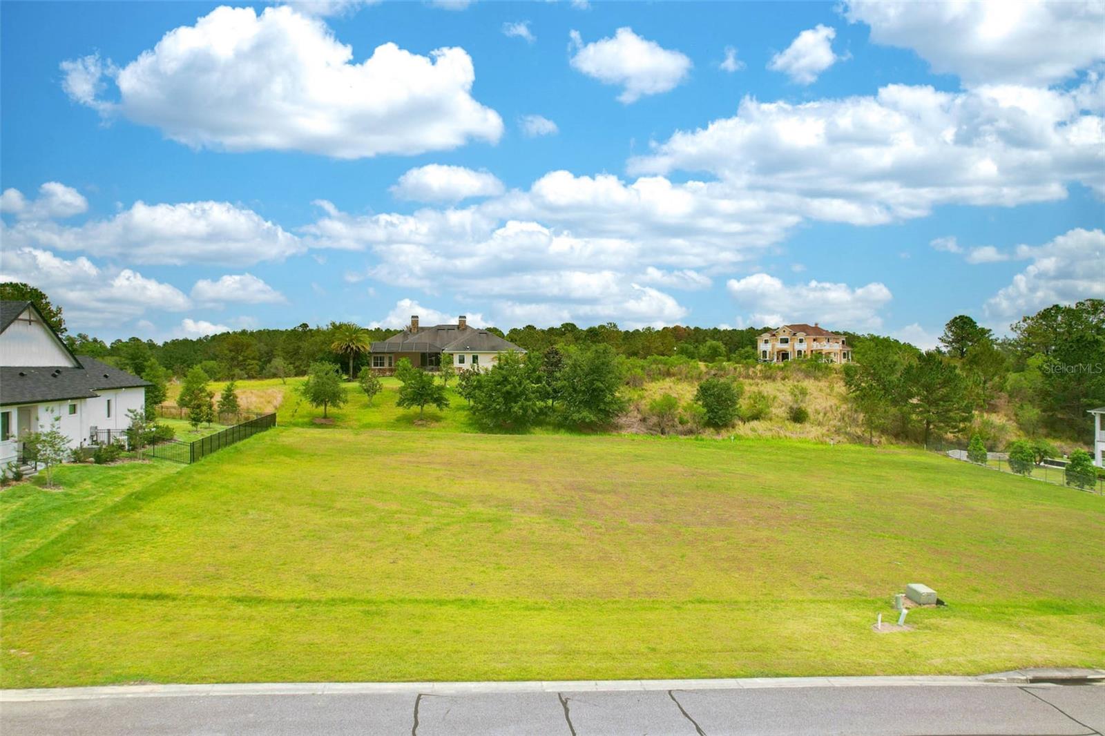 listing main picture