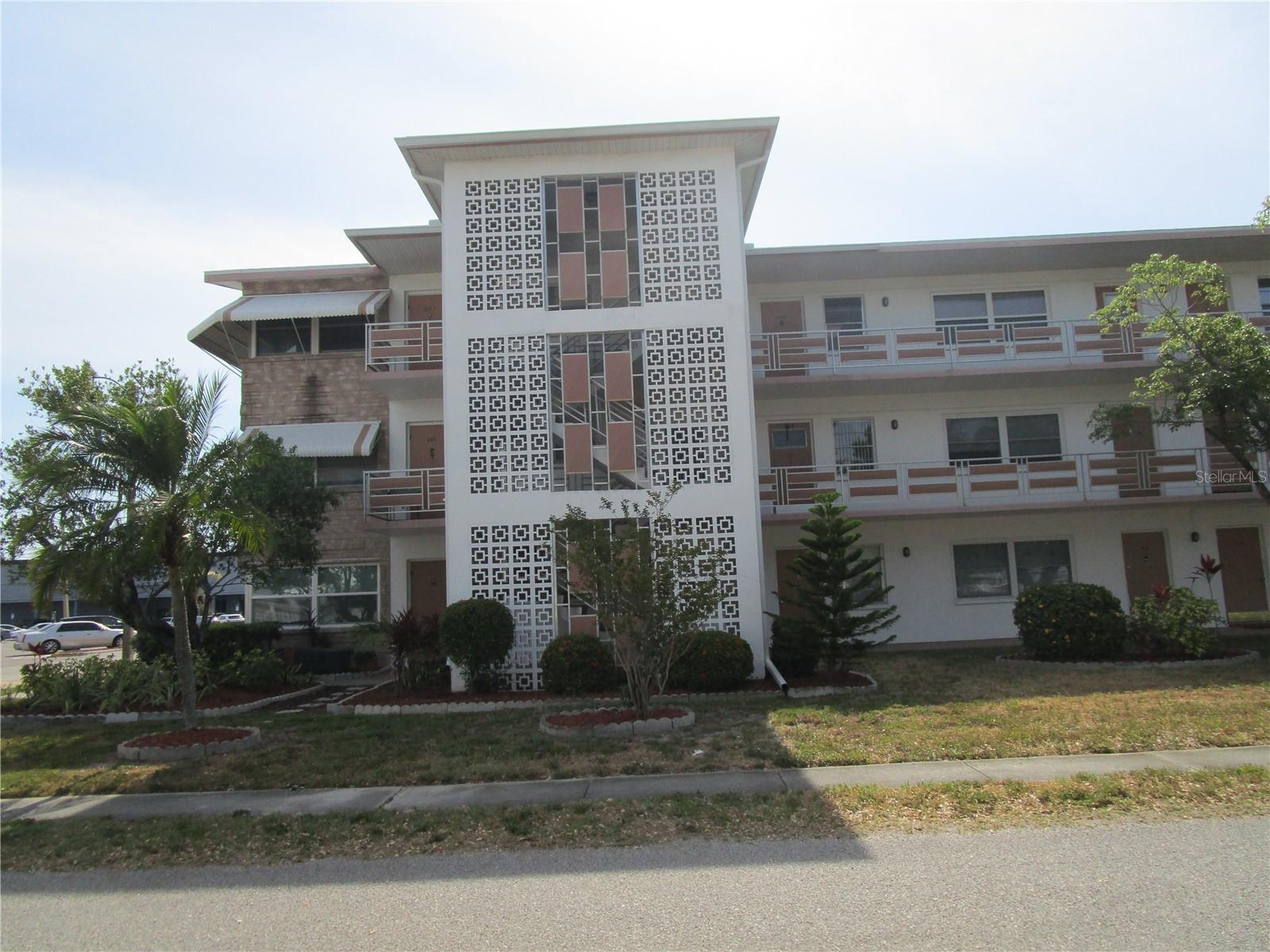 listing main picture