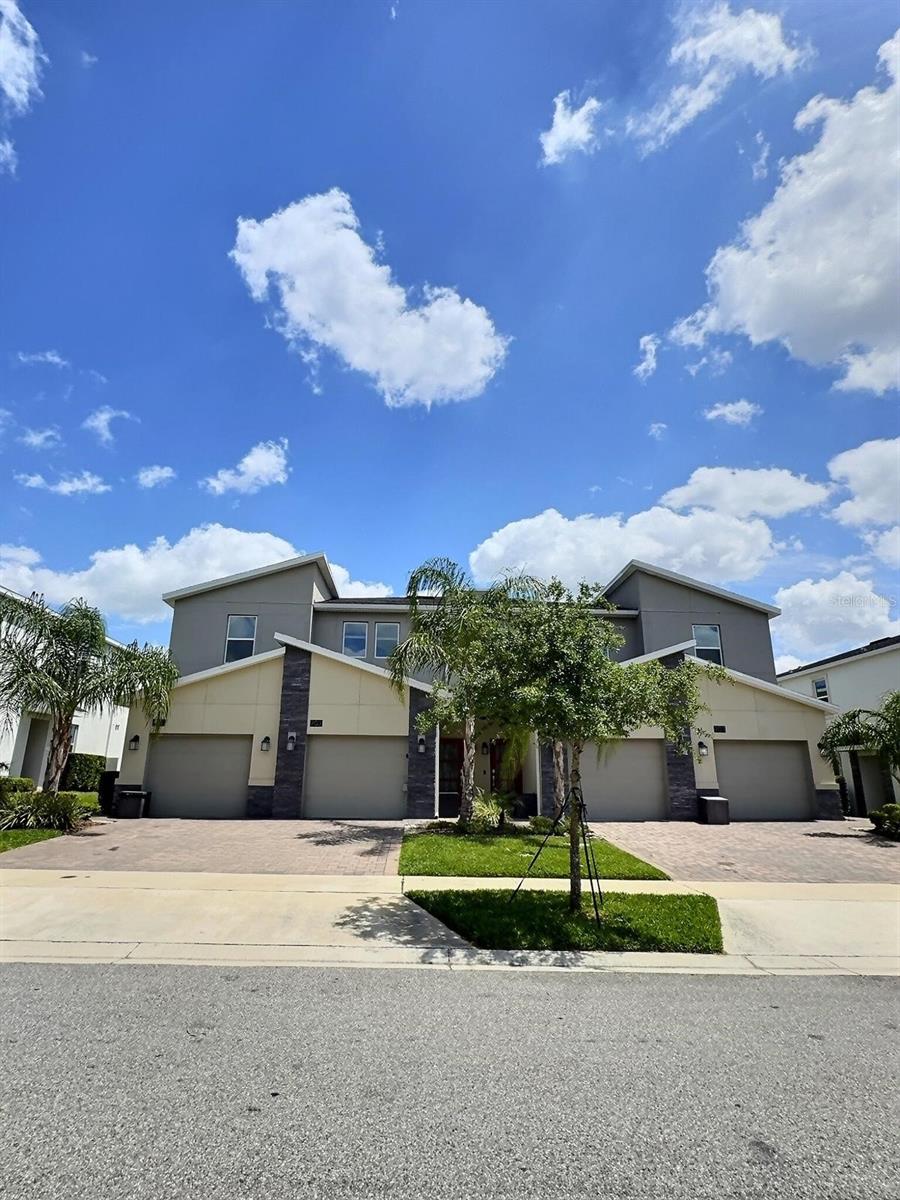 listing main picture