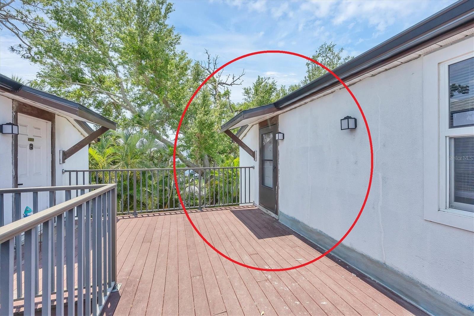 listing main picture