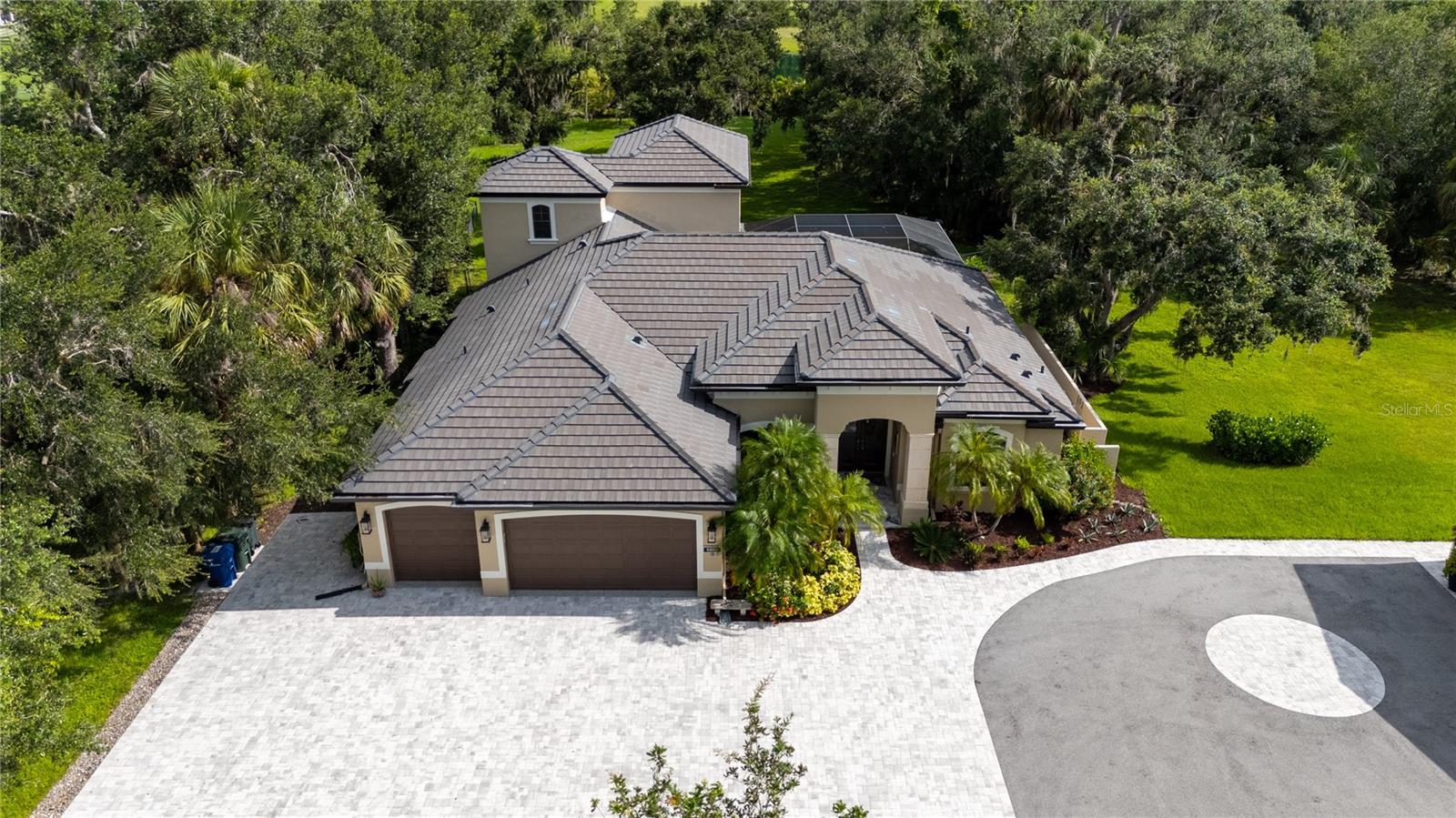 listing main picture