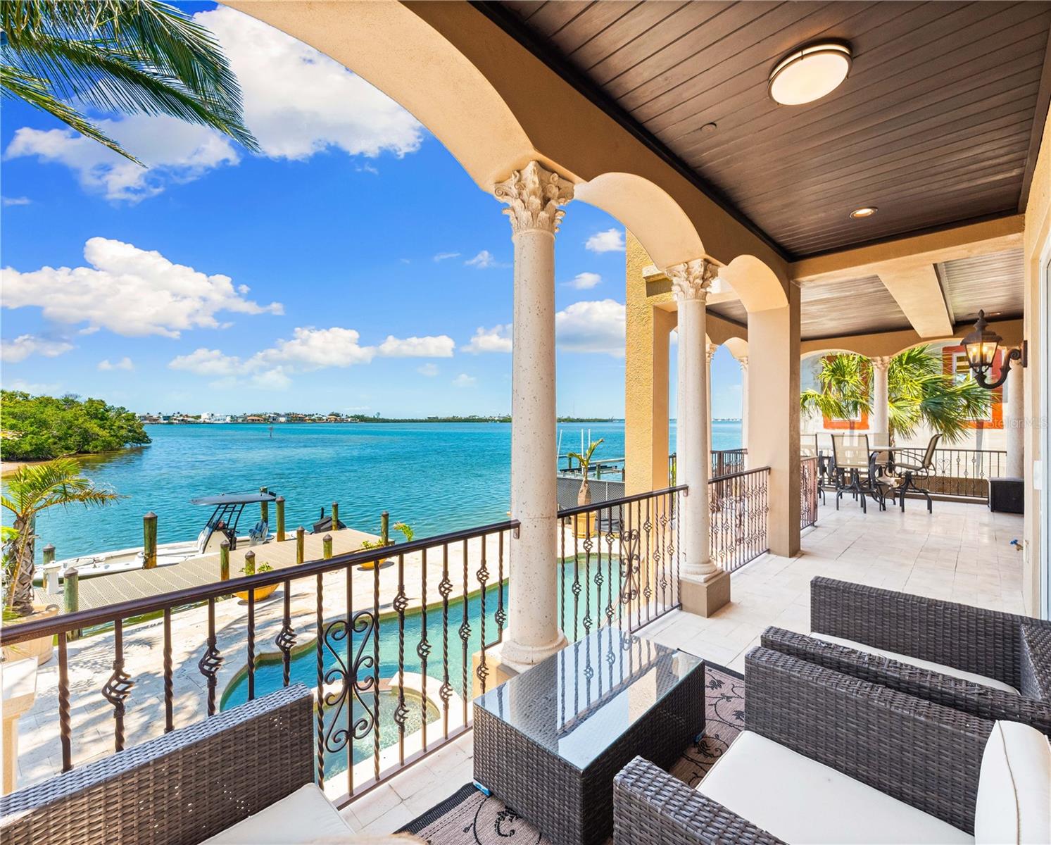 listing main picture