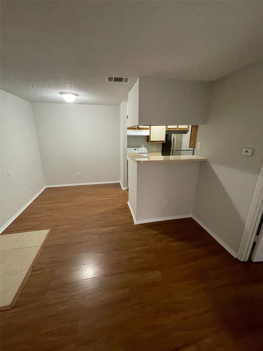 listing main picture