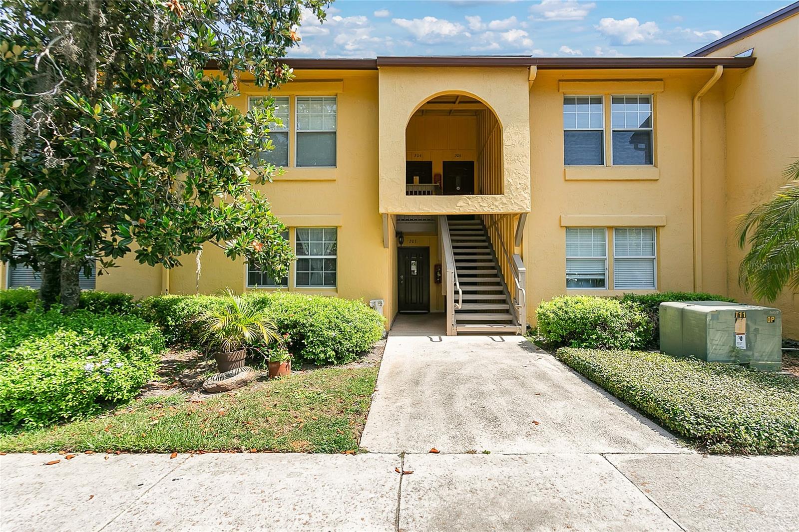 listing main picture