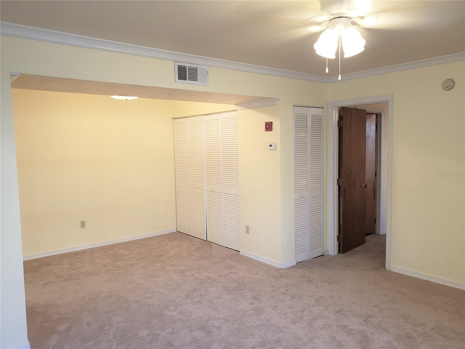 listing main picture
