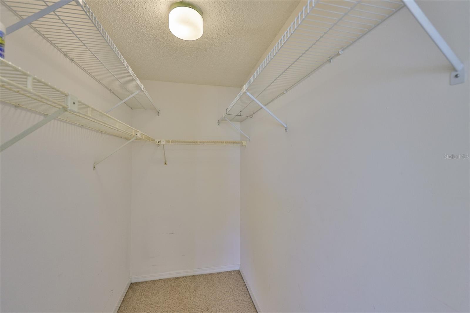 listing main picture