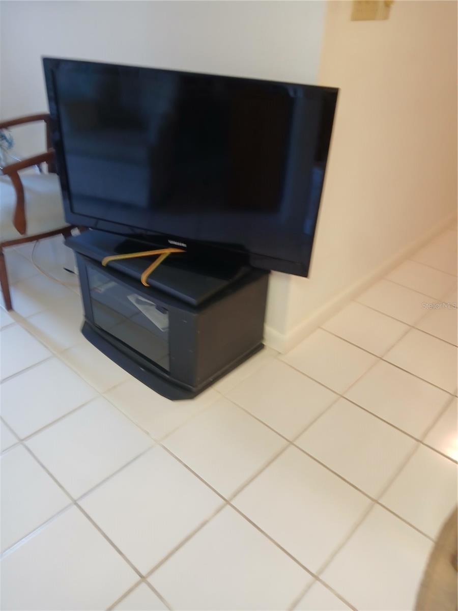 listing main picture