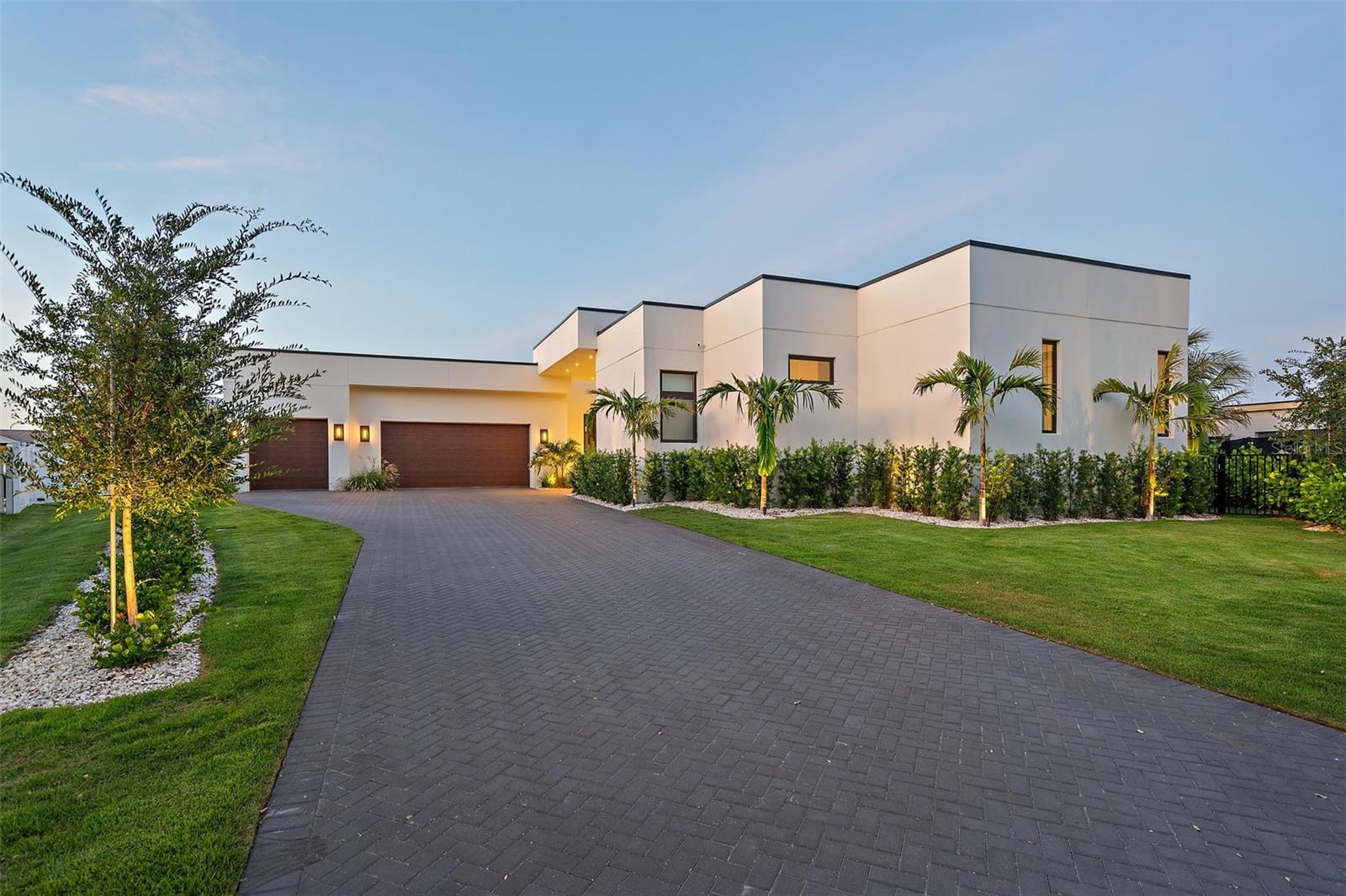 listing main picture